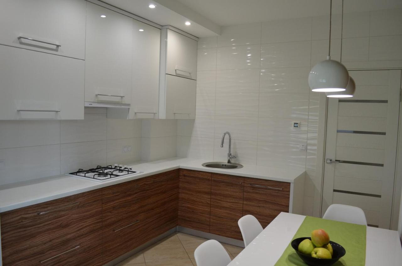 Apartment On Getmana Vigovskogo 49 Rivne Luaran gambar