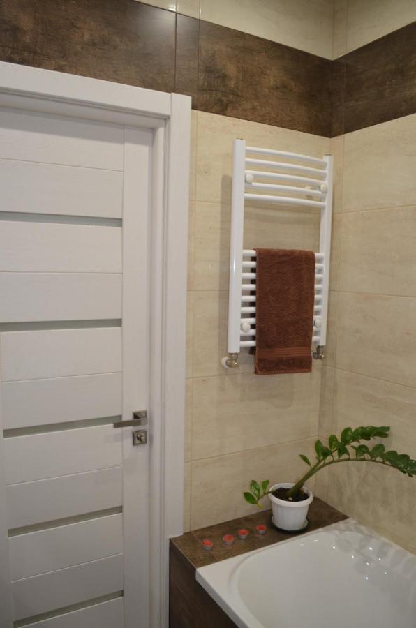 Apartment On Getmana Vigovskogo 49 Rivne Luaran gambar