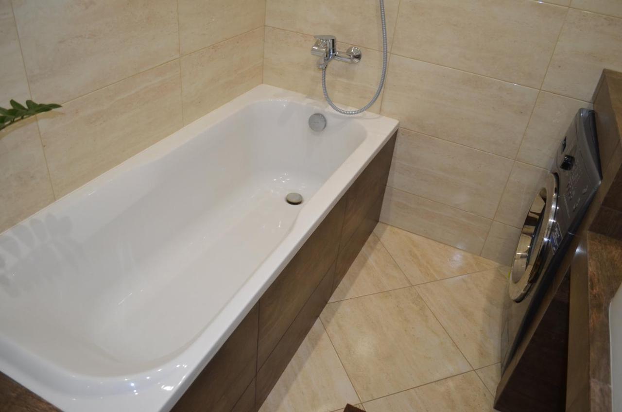 Apartment On Getmana Vigovskogo 49 Rivne Luaran gambar
