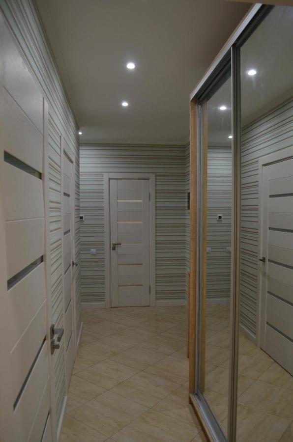 Apartment On Getmana Vigovskogo 49 Rivne Luaran gambar