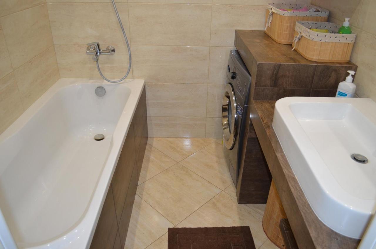 Apartment On Getmana Vigovskogo 49 Rivne Luaran gambar
