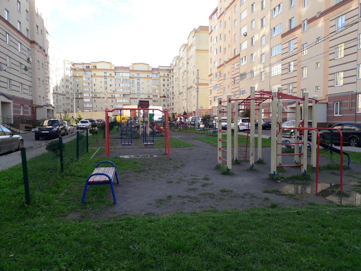 Apartment On Getmana Vigovskogo 49 Rivne Luaran gambar